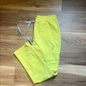 Figs Yellow scrubs